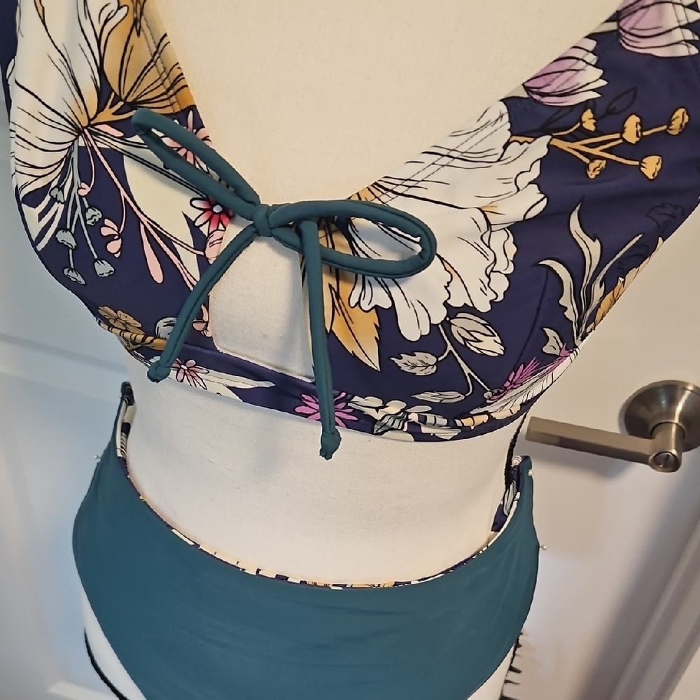 Cupshe Navy Floral Bikini with Gold and White Accents - Picture 2 of 12